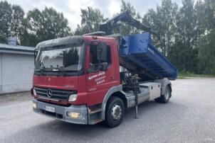 Mercedes-Benz Atego 1222 4x2-4160 Nosturilla ja 7 tn koukkulaitteella