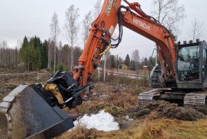 Hitachi ZX135 US-6