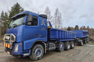 Volvo FH12 8X2 kasettiauto