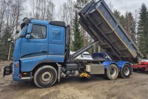 Asiakkaamme etsii kippiautoja