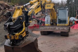 New Holland / Kobelco E135 B SR