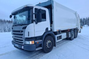 Scania P320 6X2*4 nosturilla