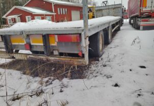 Pacton 3-Aks. täysperävaunu / paalivaunu