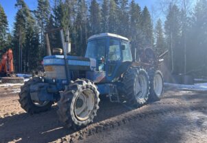 Ford 8210 + Ukkomara salaojakone