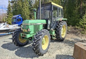 John Deere 1640