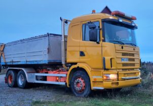 Scania R124 G 6x2 + Sprider asfaltinlevitin