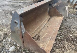 Gjerstad pohja-aukeava kauha