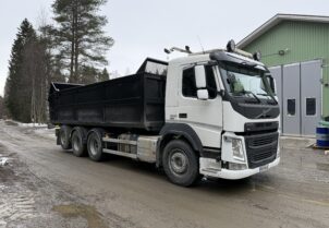 Volvo FM500 8X4 / kiilatappi päälirakenne