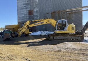 New Holland E235SR / Marttiini