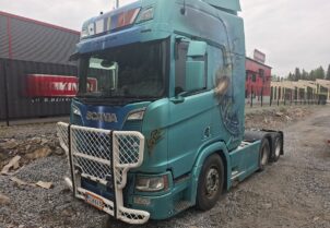 Scania R580 V8 (isolla rahalla remontoitu)
