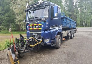 Sisu 625 Polar CK 16M K-AKK-8x4 aurausvarustuksella