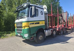Sisu Polar 625 CK16M KA-KK-8x4 Kesla nosturilla