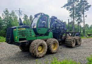 John Deere 1210G