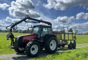 Valtra 6350 HiTech, RKP600 kuormain + kärry