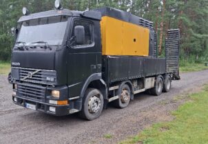 Poravaunupaketti Comacchio MC450 + Atlas Copco XRVS466 + Volvo FH12 8x2