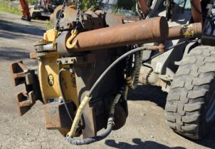 Engcon NTP-10 kiinnikkeellä