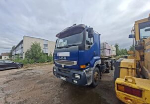 Sisu E12M koukkuauto