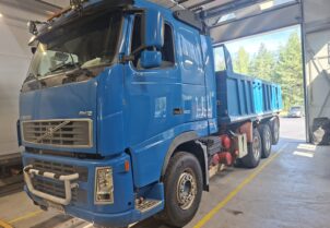 Volvo FH12 8X4R 12.1