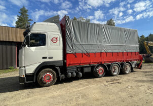 Volvo FH12 8x2 ja Palfinger 14080