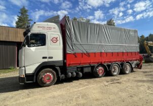 Volvo FH12 8x2 ja Palfinger 14080