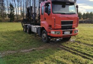 Sisu R500 6x4 Puuauto